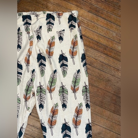 LuLaRoe TC2 Feathers Leggings • Unicorn Collection • Native Tribal •Adult 18-26+ - Picture 7 of 16